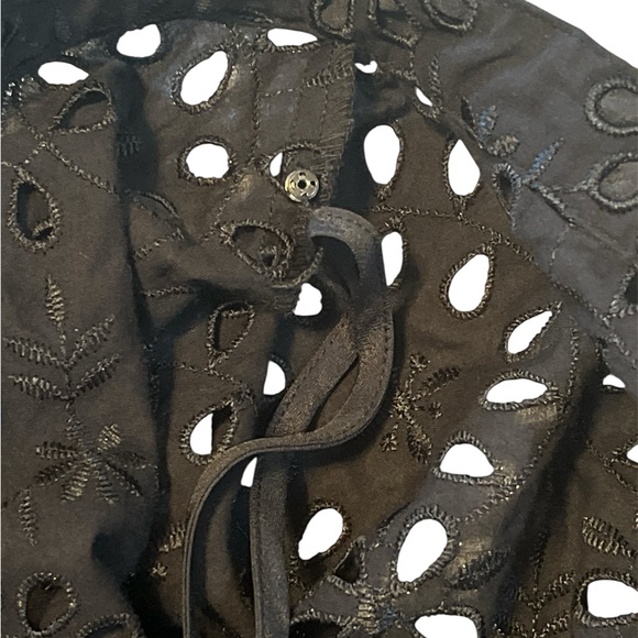 J. Crew Puff-Sleeve Popover Top In Eyelet Black Short Sleeve Size M NWT - Picture 6 of 6